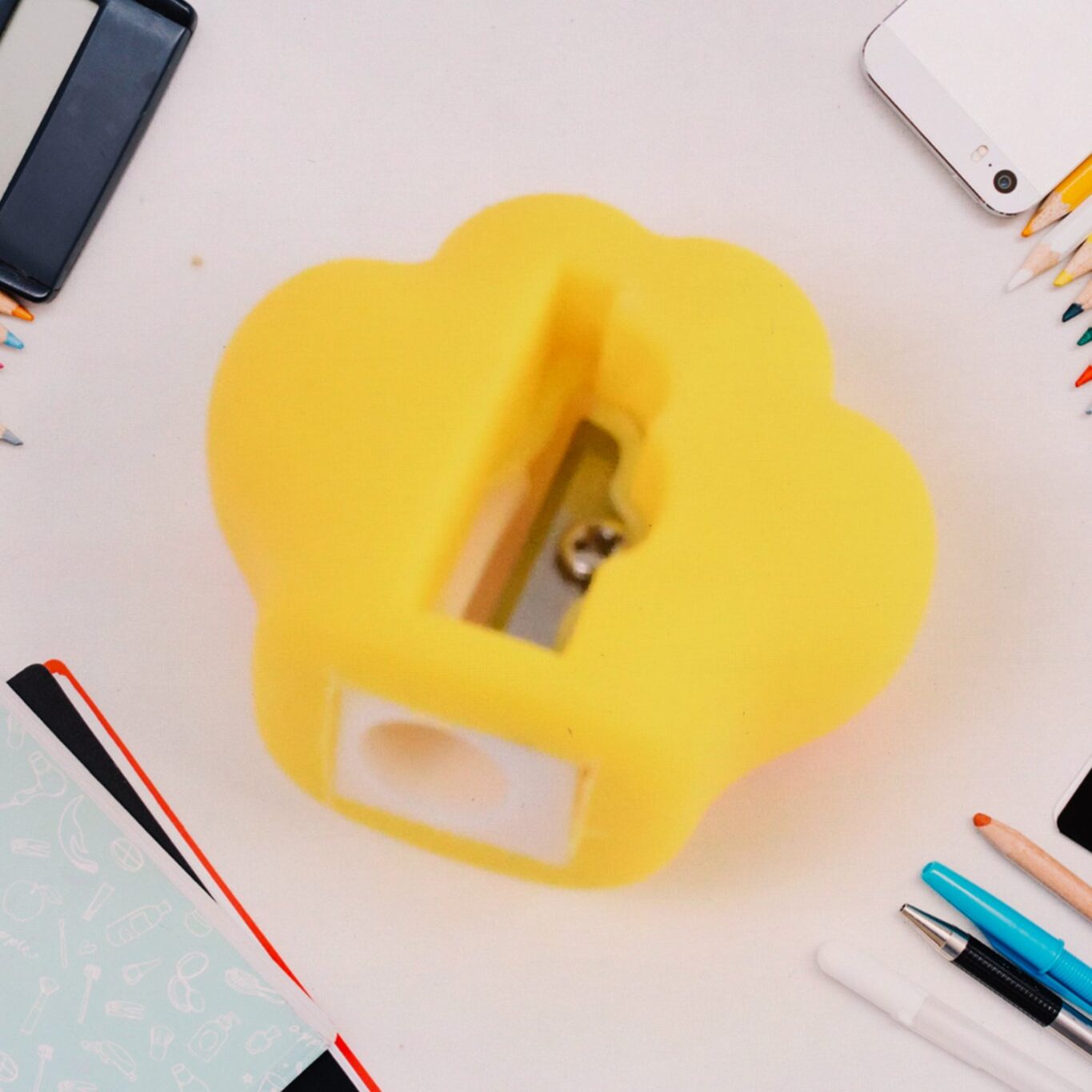 04_b90893dc-b74b-42e5-84ac-f6d16a4fc0f2.jpg 04 b90893dc b74b 42e5 84ac f6d16a4fc0f2 scaled - Pencil Sharpener for Kids – 2 in 1 Sharpener & Eraser - DsonMart - 1