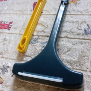 6 8febc21f 85f7 40f4 9a0c d05d7e1e012c - 2-in-1 Mesh Cleaning Brush & Wiper with Extended Handle – Window Cleaner - DsonMart - 1