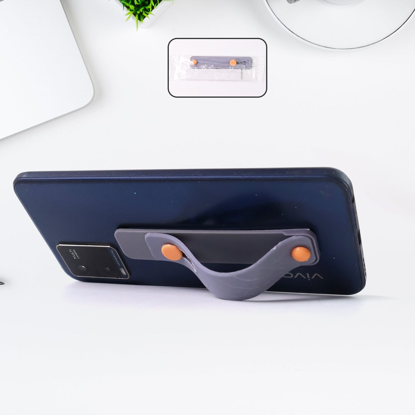 01_c875829f-b5fc-4efc-8af4-e0bd43e83549.jpg 01 c875829f b5fc 4efc 8af4 e0bd43e83549 scaled - Dark Grey Phone Loop Finger Holder, Phone Grip Straps Silicone Phone Finger Strap (1 Pc) - DsonMart - 1